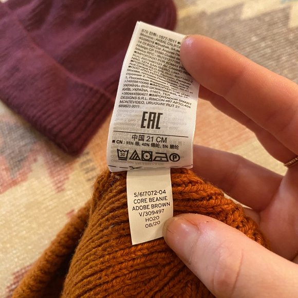 Gap Classic Beanies - Picture 7 of 8